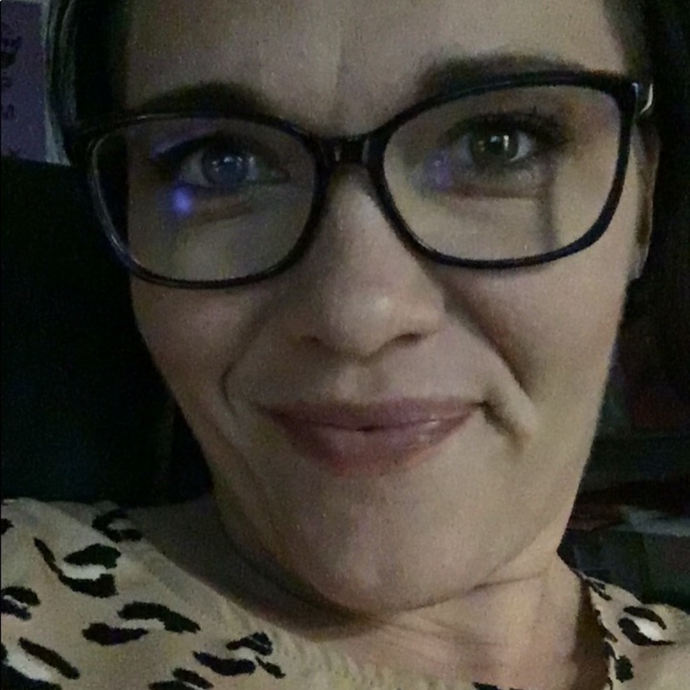 Meet your Posher, Laura